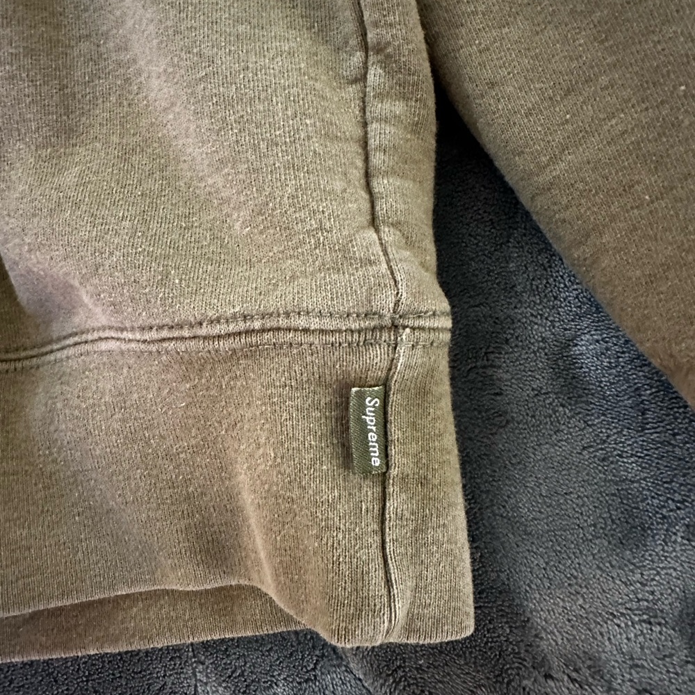 Authentic Supreme SS19 Everlast Crewneck Olive Green Size Medium - Picture 4 of 5